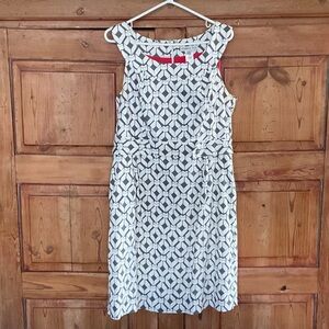 Robbie Bee White and Black Geometric Sheath Dress